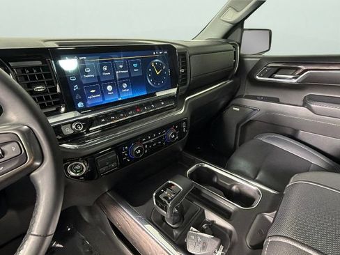 Certified 2024 Chevrolet Silverado 1500 LTZ w/ Technology Package AWD/4WD image 19