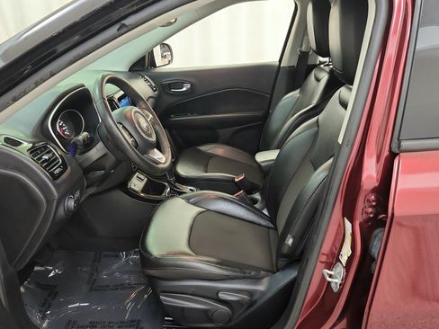 Used 2021 Jeep Compass Latitude w/ Sun and Sound Group FWD image 18