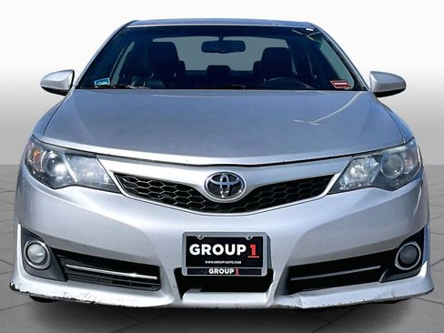 Used 2013 Toyota Camry SE w/ Leather Pkg image 4