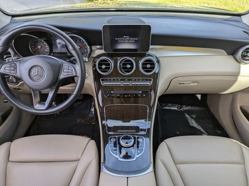 Used 2019 Mercedes-Benz GLC 300 image 18
