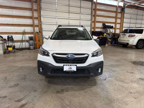 Used 2020 Subaru Outback Premium AWD/4WD image 5