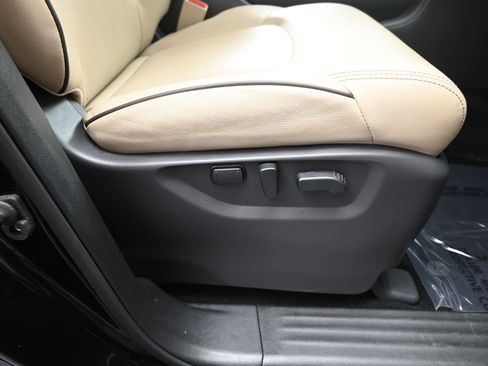 Used 2024 Nissan Armada SL w/ Captain's Chairs Package AWD/4WD image 16