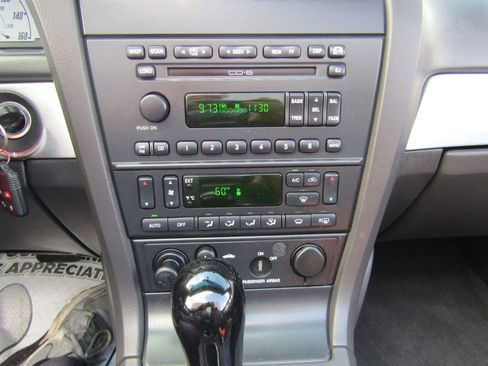 Used 2002 Ford Thunderbird image 34