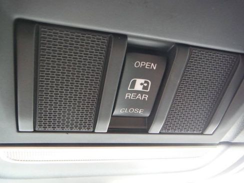 Used 2022 RAM 1500 Big Horn AWD/4WD image 38