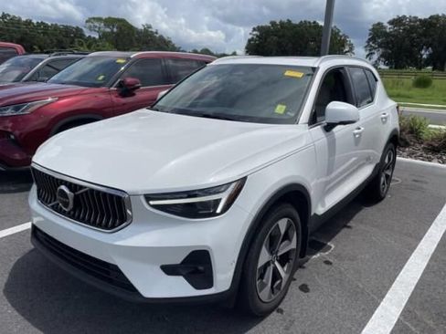 Used 2024 Volvo XC40 B5 Plus w/ Climate Package AWD/4WD image 1
