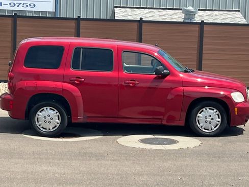 Used 2010 Chevrolet HHR LS FWD image 3