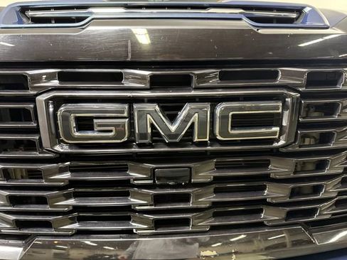 Used 2024 GMC Sierra 2500 Denali Ultimate image 9