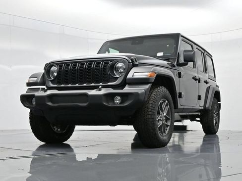 Used 2024 Jeep Wrangler Unlimited Sport AWD/4WD image 34