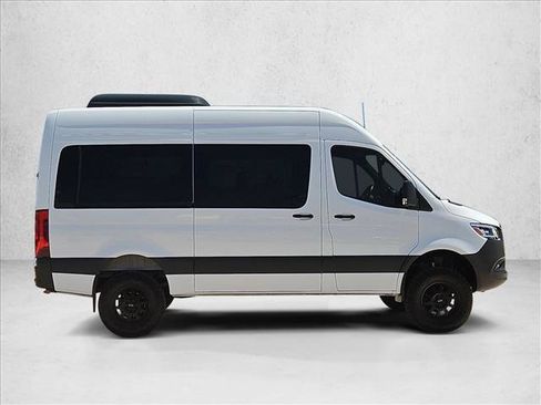 Used 2024 Mercedes-Benz Sprinter 2500 image 4
