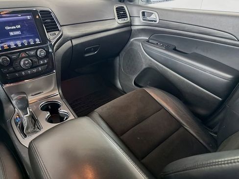 Used 2021 Jeep Grand Cherokee Laredo X AWD/4WD image 25