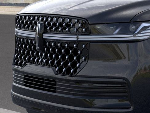 New 2026 Lincoln Navigator Black Label AWD/4WD image 17