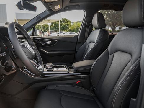 Used 2025 Audi Q7 3.0T Premium Plus image 20