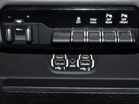 Used 2020 RAM 2500 Big Horn w/ Level 2 Equipment Group image 21