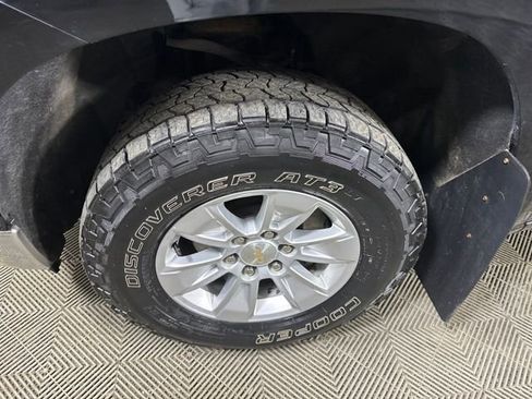 Used 2023 Chevrolet Silverado 1500 LT AWD/4WD image 10