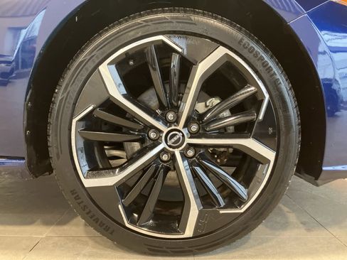 Used 2024 Nissan Altima 2.5 SR w/ SR Premium Package image 9