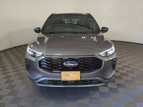 Used 2023 Ford Escape ST-Line w/ Tech Pack #1 AWD/4WD image 3