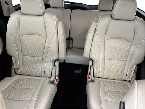 Used 2022 Buick Enclave Avenir w/ Avenir Technology Package AWD/4WD image 50