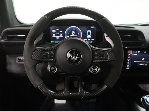 Used 2022 Maserati MC20 Coupe image 18