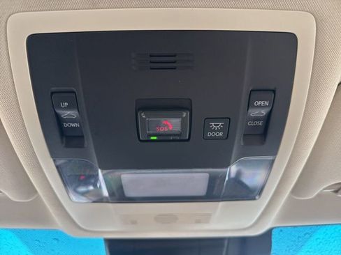 Used 2021 Lexus ES 300h w/ Accessory Package image 30