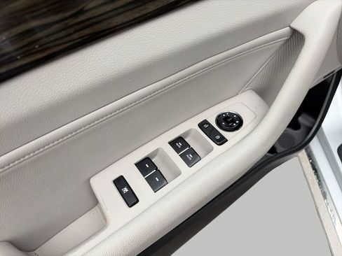 Used 2016 Hyundai Sonata Limited w/ Option Group 04 FWD image 14