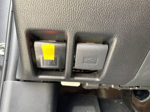 Used 2023 Toyota RAV4 Limited image 14