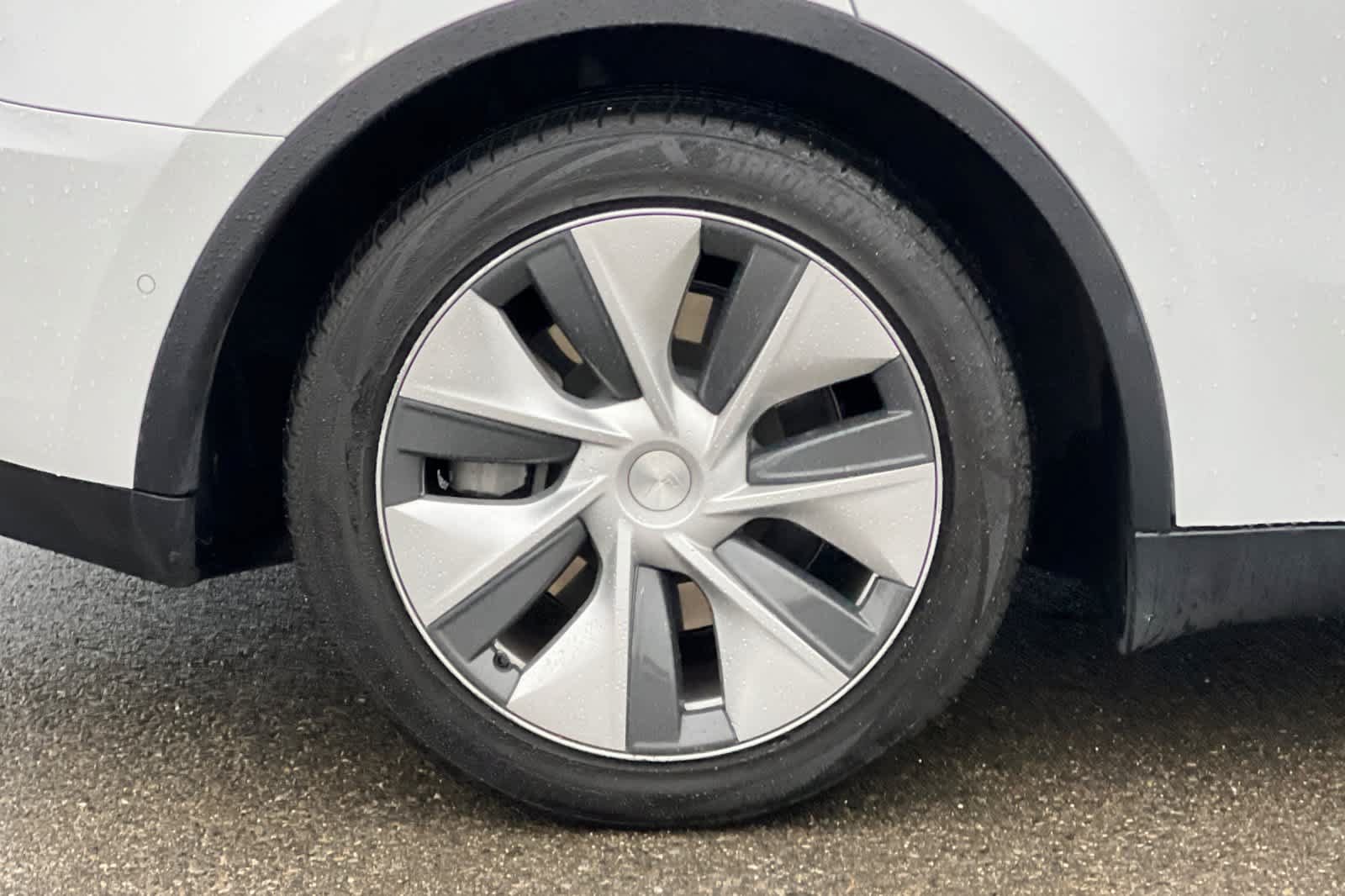 Used 2022 Tesla Model Y Long Range AWD/4WD image 20