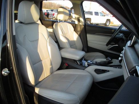 Used 2021 Kia Telluride EX w/ EX Premium Package image 20