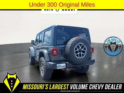 Used 2024 Jeep Wrangler Unlimited Rubicon w/ Convenience Group AWD/4WD image 2