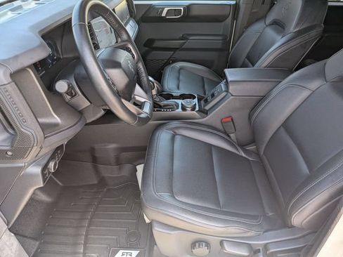 Used 2025 Ford Bronco Badlands AWD/4WD image 13