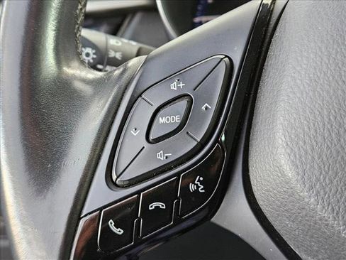 Used 2019 Toyota C-HR XLE image 12