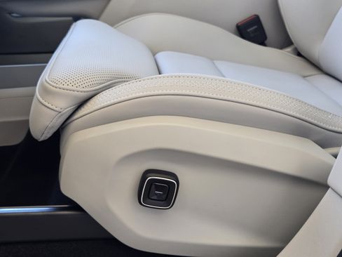 New 2026 Volvo EX90 Plus AWD/4WD image 24