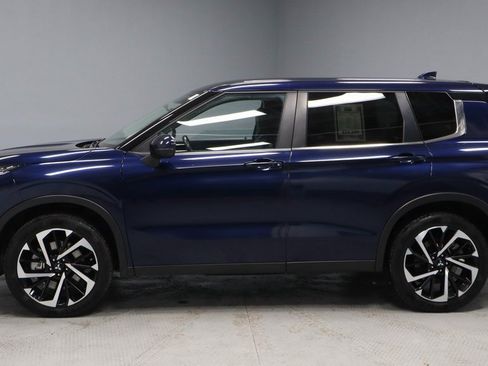 Used 2024 Mitsubishi Outlander SE image 9