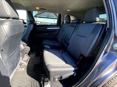 Used 2016 Toyota Highlander LE image 20