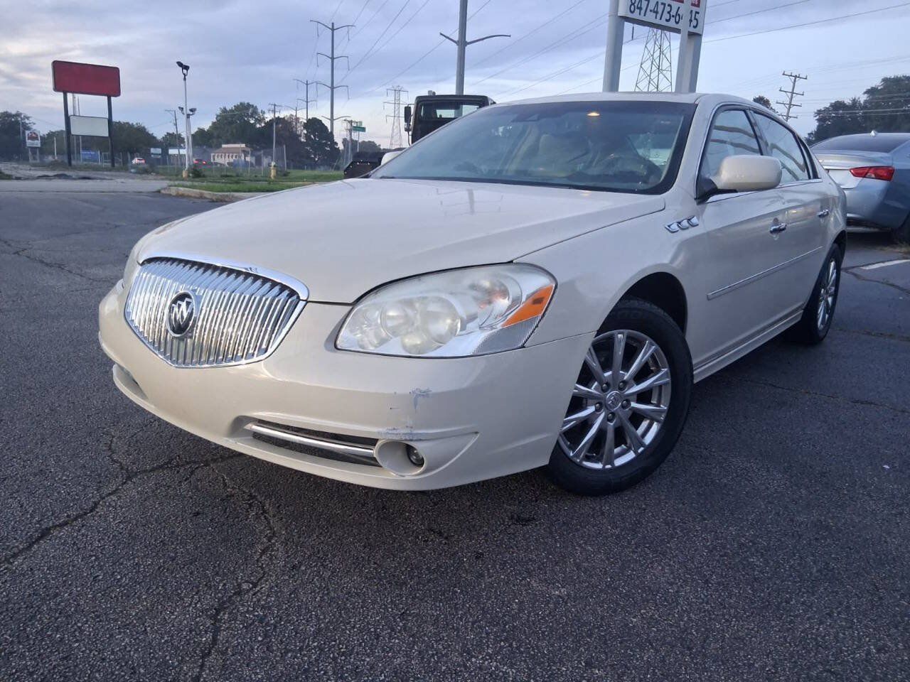 Used 2011 Buick Lucerne CXL FWD image 1