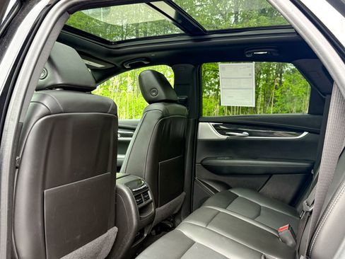 Used 2022 Cadillac XT5 Premium Luxury w/ LPO, ONYX Package AWD/4WD image 21