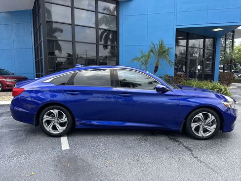 Used 2018 Honda Accord Sport image 4