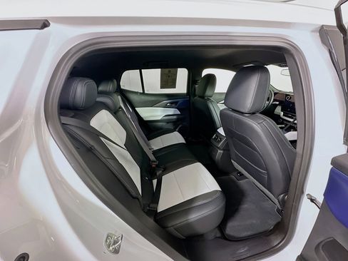 Used 2025 Chevrolet Equinox EV LT image 29