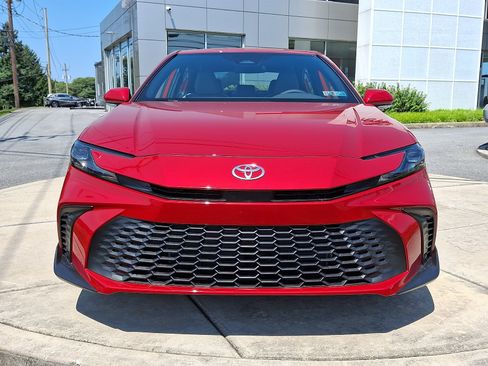 New 2026 Toyota Camry SE FWD image 2