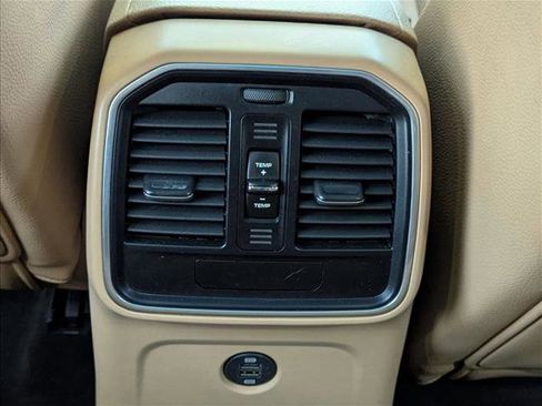 Used 2018 Porsche Macan image 18