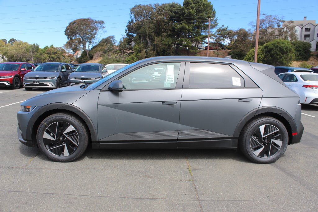 New 2026 Hyundai Ioniq 5 SEL RWD image 2