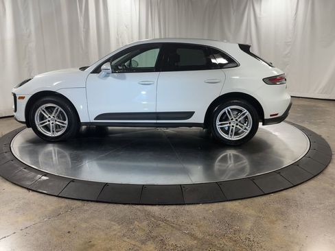 Used 2024 Porsche Macan image 7