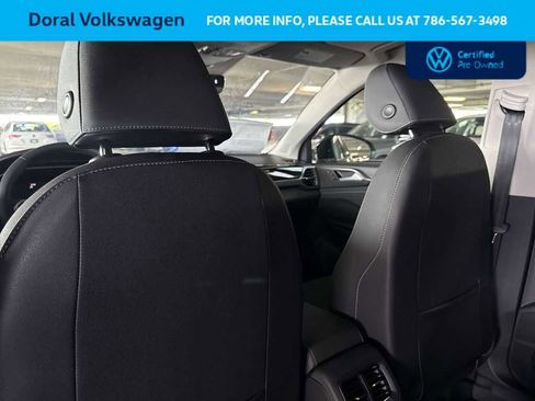 Used 2025 Volkswagen Taos SE FWD image 19
