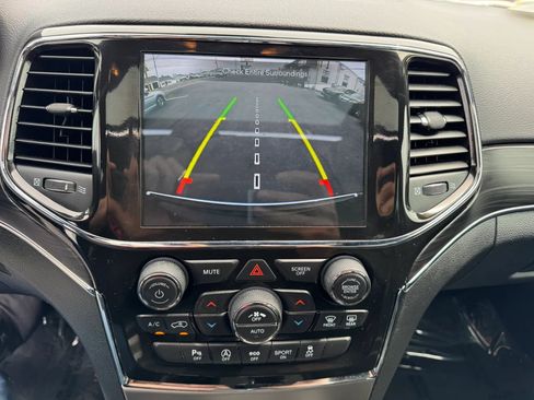 Used 2021 Jeep Grand Cherokee Limited AWD/4WD image 18