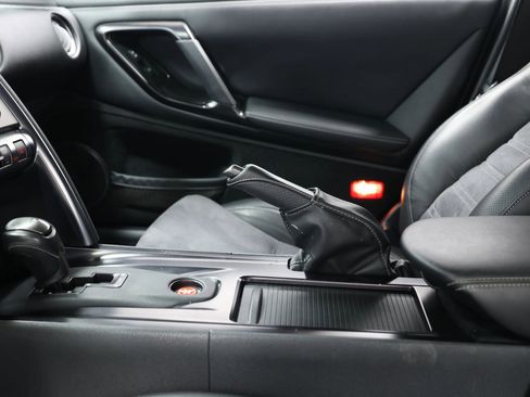 Used 2014 Nissan GT-R Premium image 20