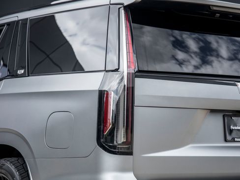 Used 2023 Cadillac Escalade V image 11