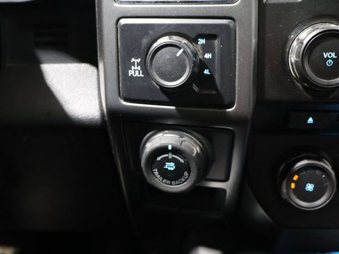 Used 2018 Ford F150 XLT w/ Equipment Group 302A Luxury image 30