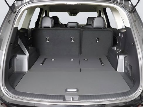 Used 2024 Kia Telluride LX image 12