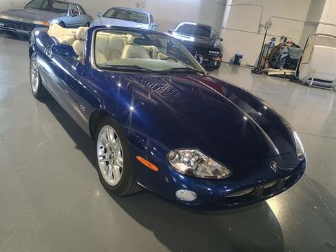 Used 2001 Jaguar XK8 Convertible image 8