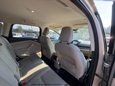 Used 2018 Ford Escape SE w/ Ford Safe & Smart Package AWD/4WD image 17