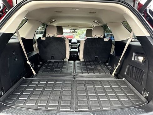 Used 2020 Ford Explorer XLT image 9